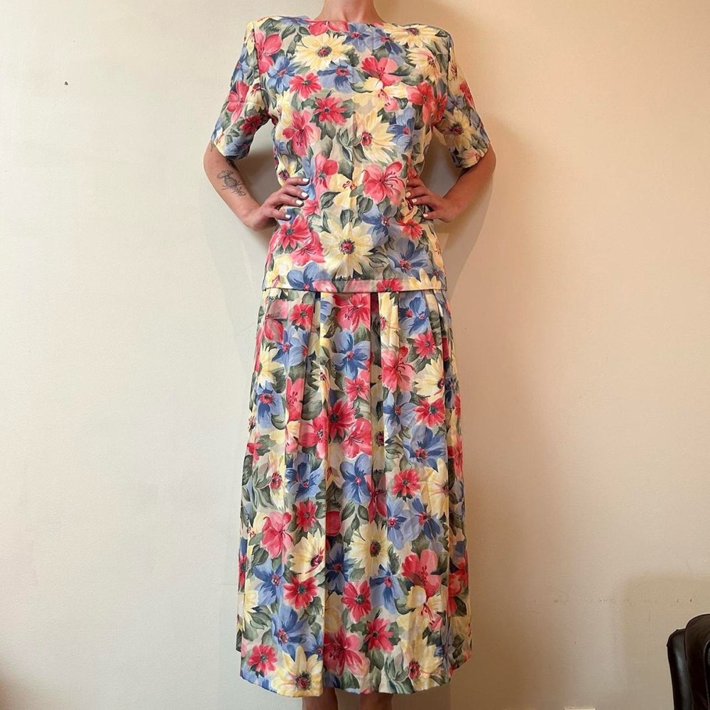 VINTAGE 80s Skirt Suit